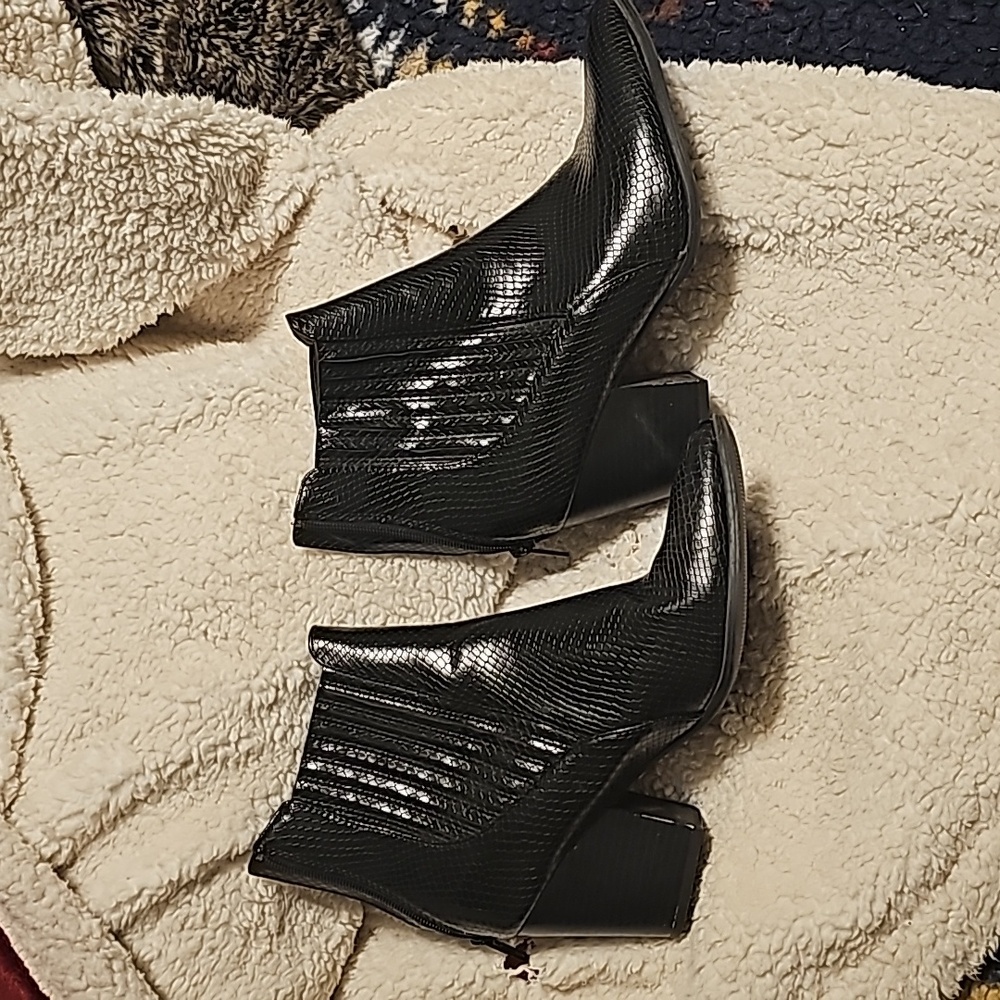 Soda black boots, size Womens 11